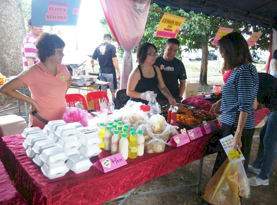 Experiencing, hawker, food, fried chicken