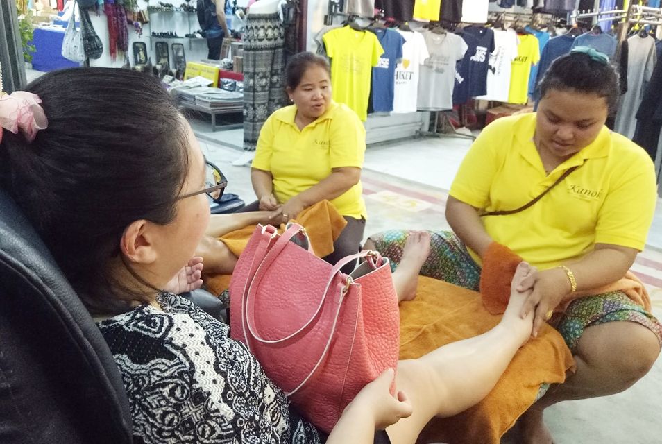 Street Foot Massage at Kanok.